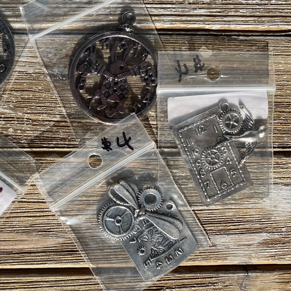 Clocks Charms Findings - Picture 8 of 8